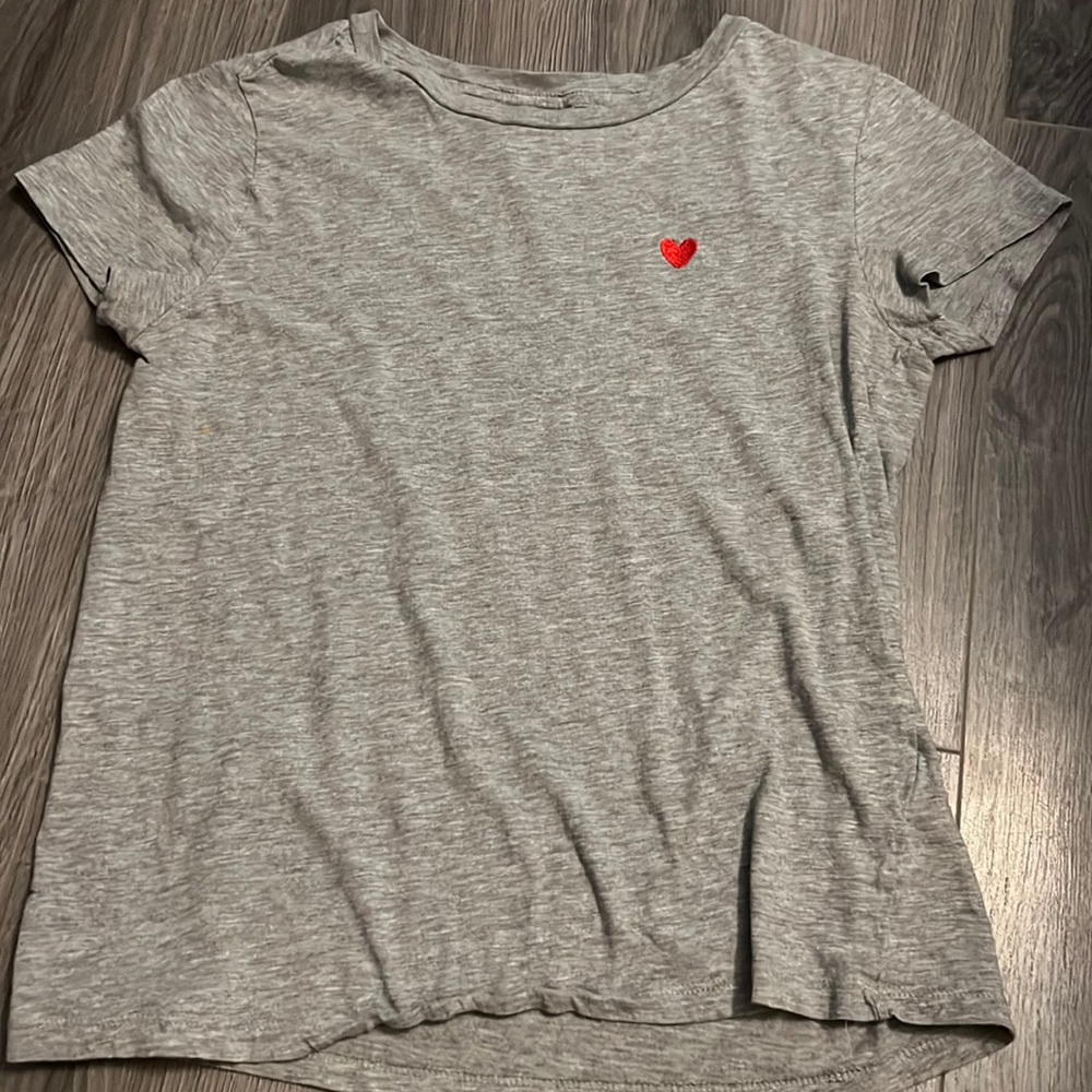 plain grey shirt